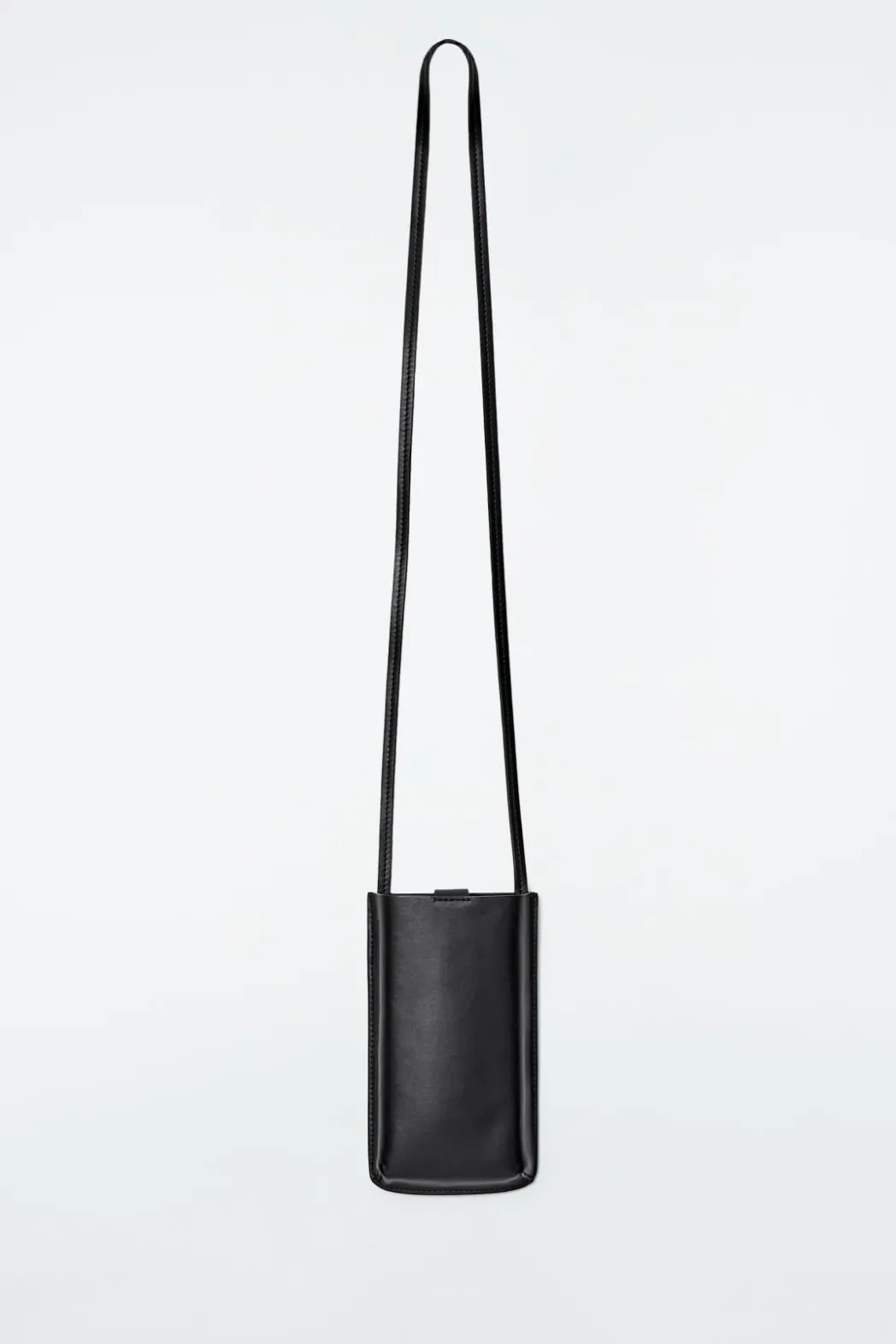 Online COS CROSSBODY PHONE POUCH - LEATHER BLACK