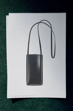 Online COS CROSSBODY PHONE POUCH - LEATHER BLACK