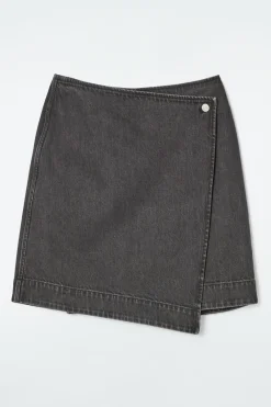Online COS DENIM MINI WRAP SKIRT WASHED BLACK