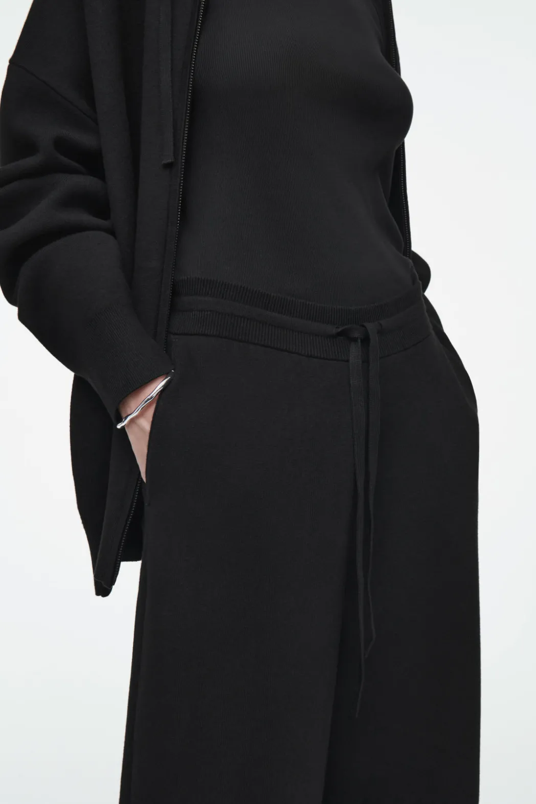 Outlet COS DOUBLE-FACED KNITTED JOGGERS BLACK