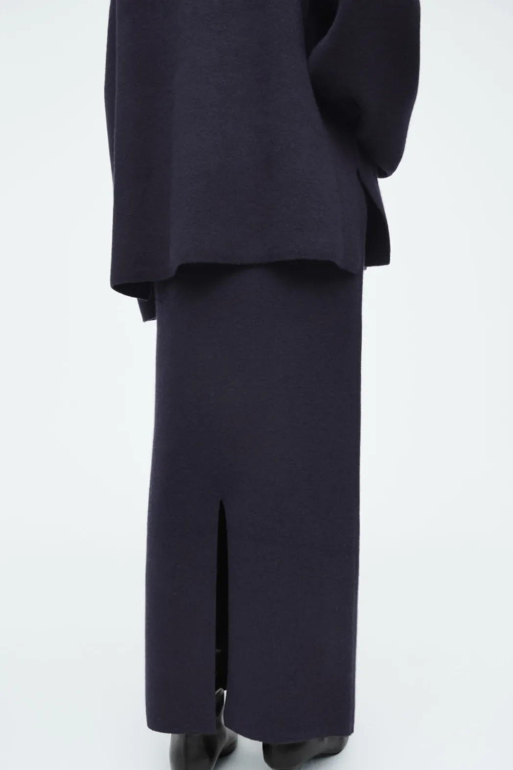 Clearance COS DOUBLE-FACED WOOL MAXI SKIRT NAVY