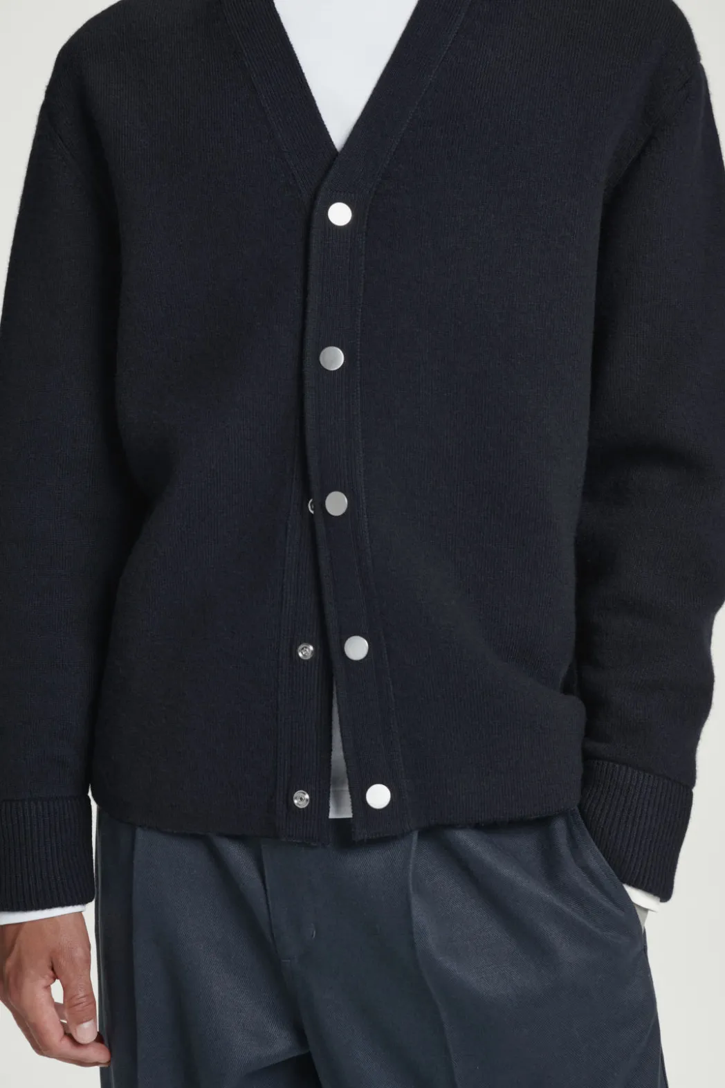 Sale COS DOUBLE-FACED WOOL V-NECK CARDIGAN NAVY