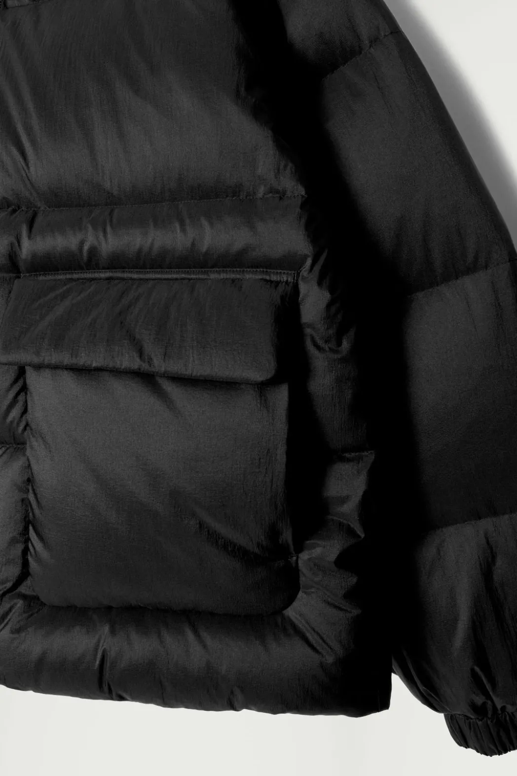 COS DOWN-FILLED PUFFER JACKET BLACK
