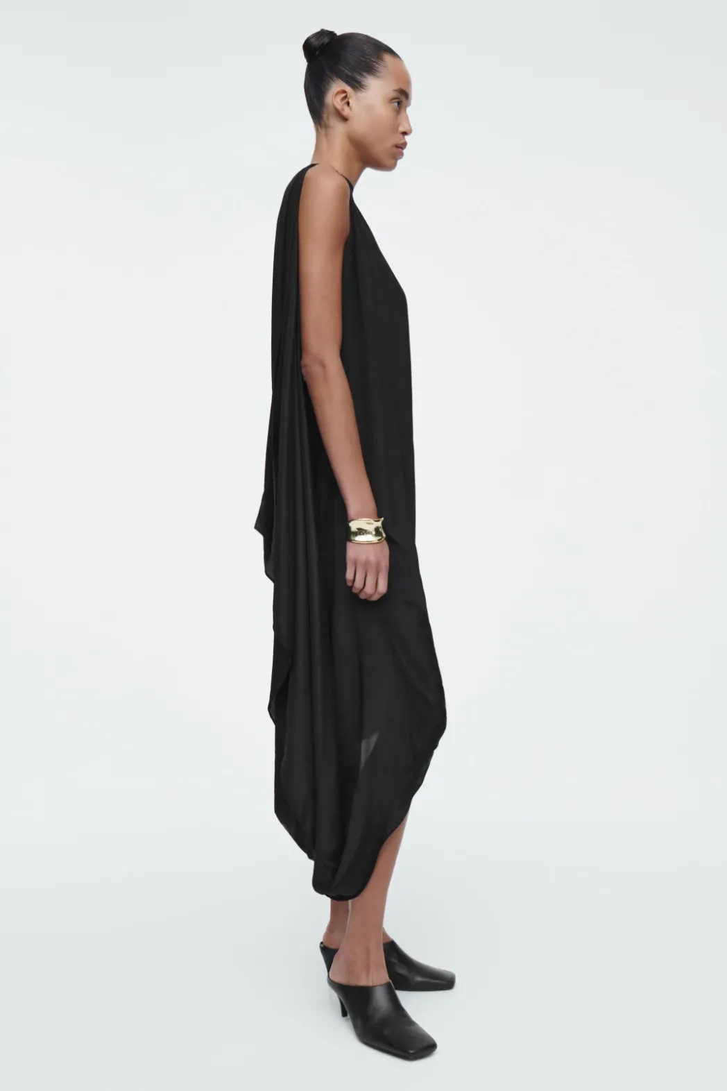 Clearance COS DRAPED BALLOON MIDI DRESS BLACK