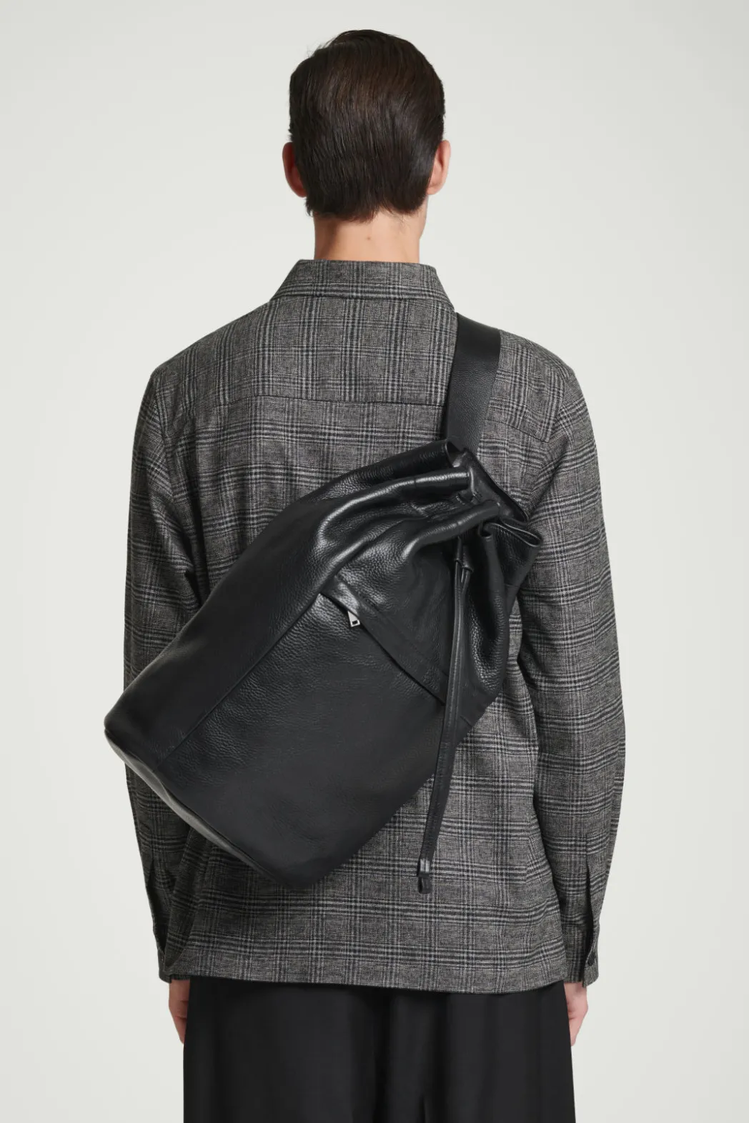 Hot COS DRAWSTRING DUFFLE BAG - LEATHER BLACK