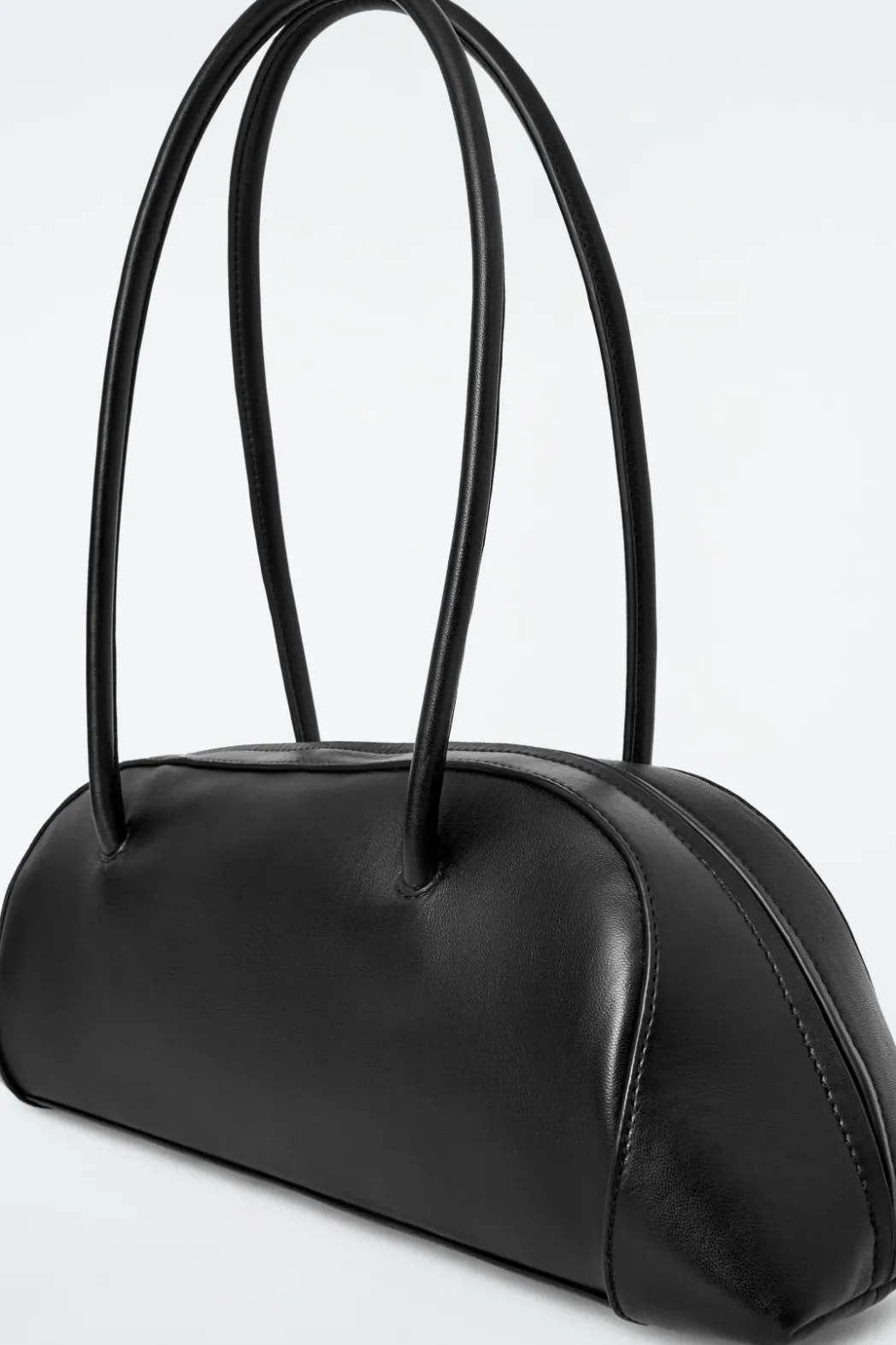 Outlet COS EASTSIDE BOWLING BAG - LEATHER BLACK