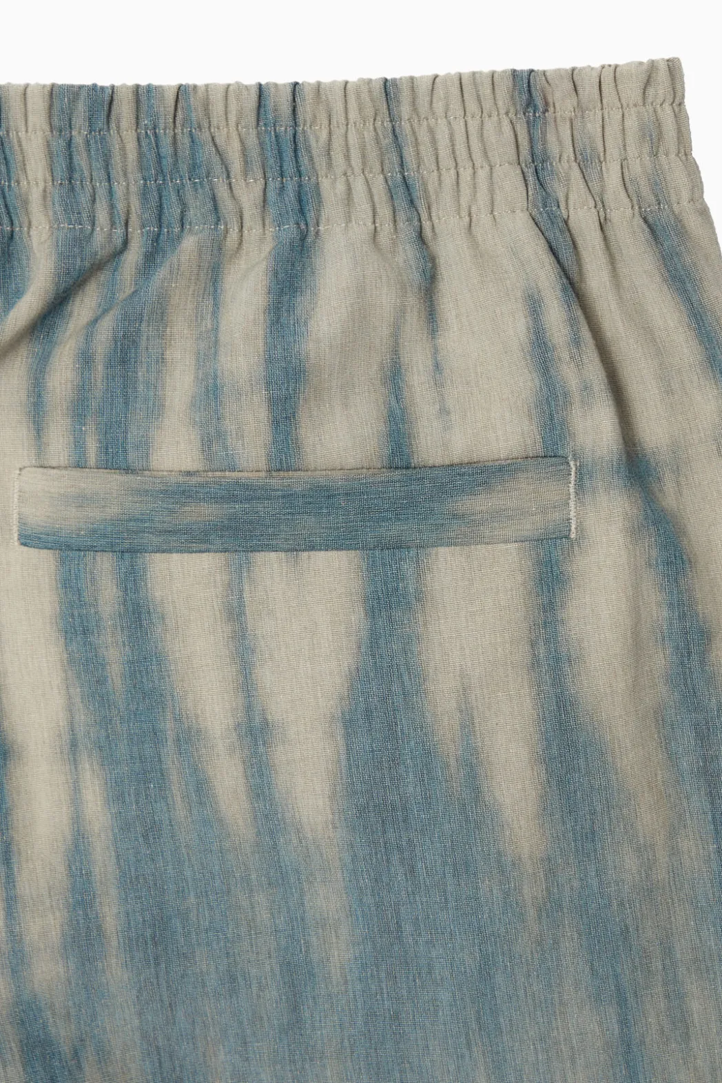 COS ELASTICATED BERMUDA SHORTS BEIGE / BLUE