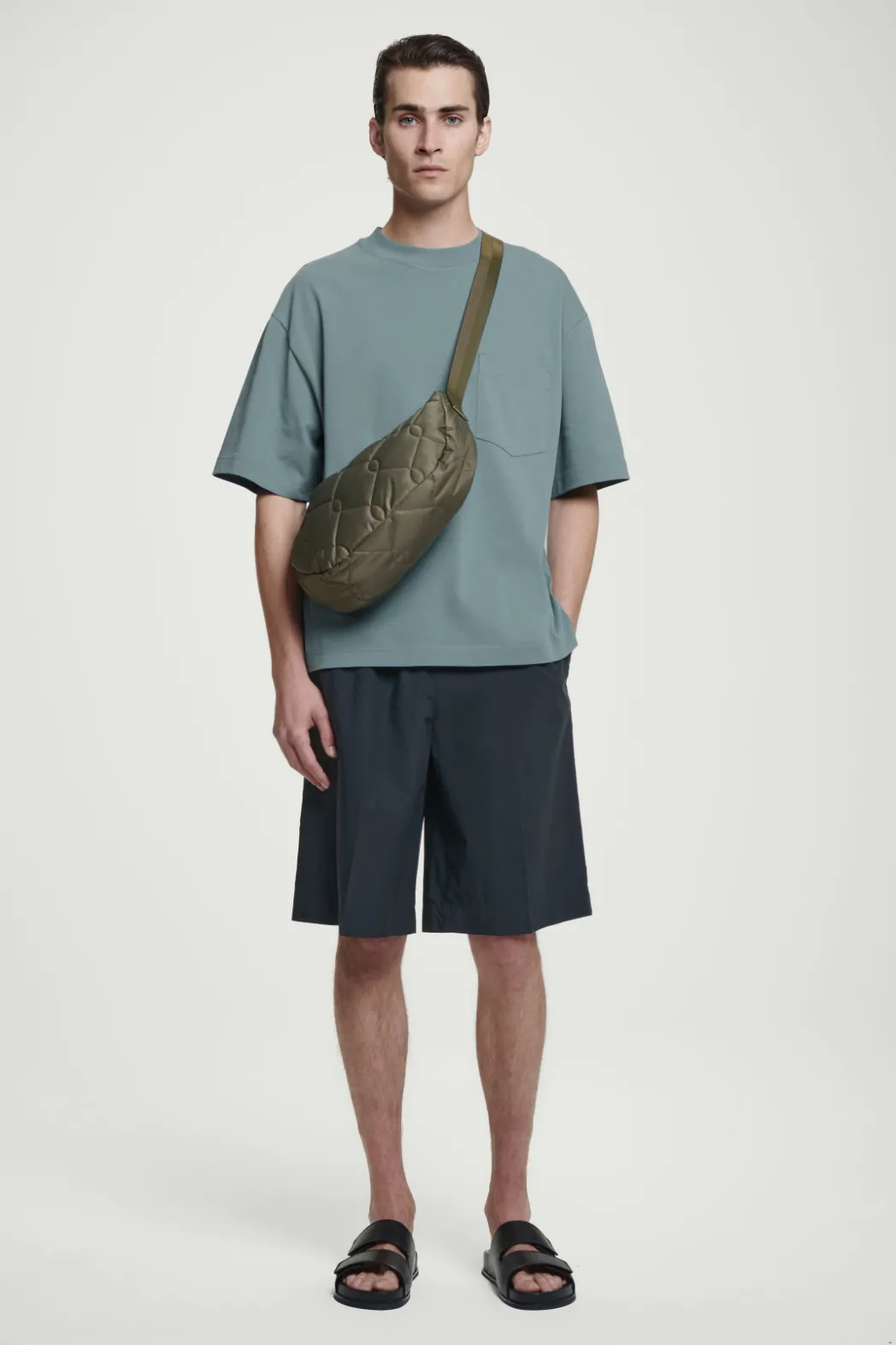 Clearance COS ELASTICATED COTTON SHORTS NAVY