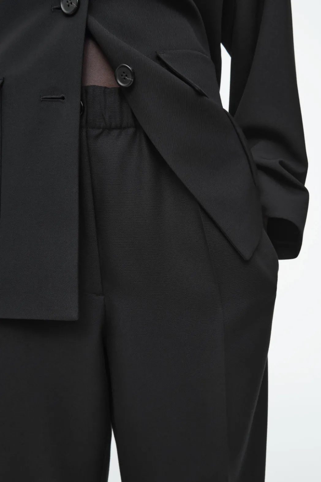 New COS ELASTICATED STRAIGHT-LEG PANTS BLACK