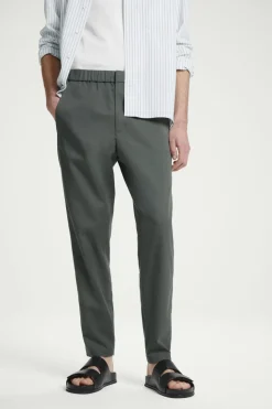 Sale COS ELASTICATED TAPERED TWILL PANTS DARK GREEN