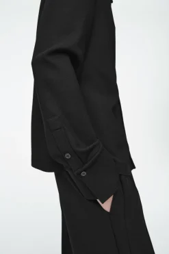 Outlet COS EXAGGERATED-COLLAR JERSEY SHIRT BLACK