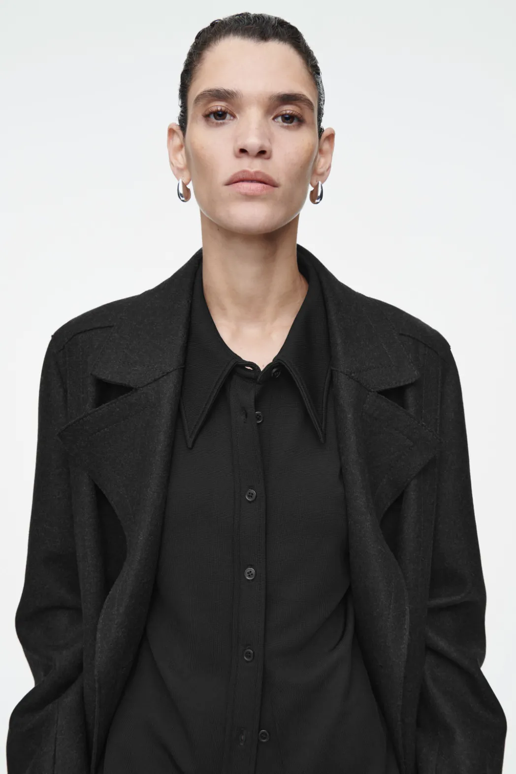 Outlet COS EXAGGERATED-COLLAR JERSEY SHIRT BLACK