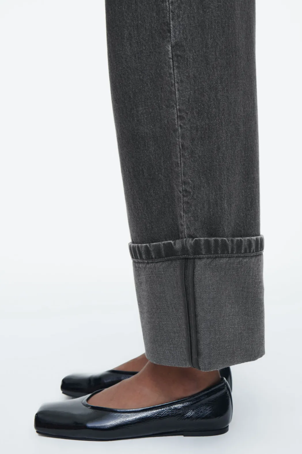 COS FACADE TURN-UP STRAIGHT-LEG JEANS BLACK