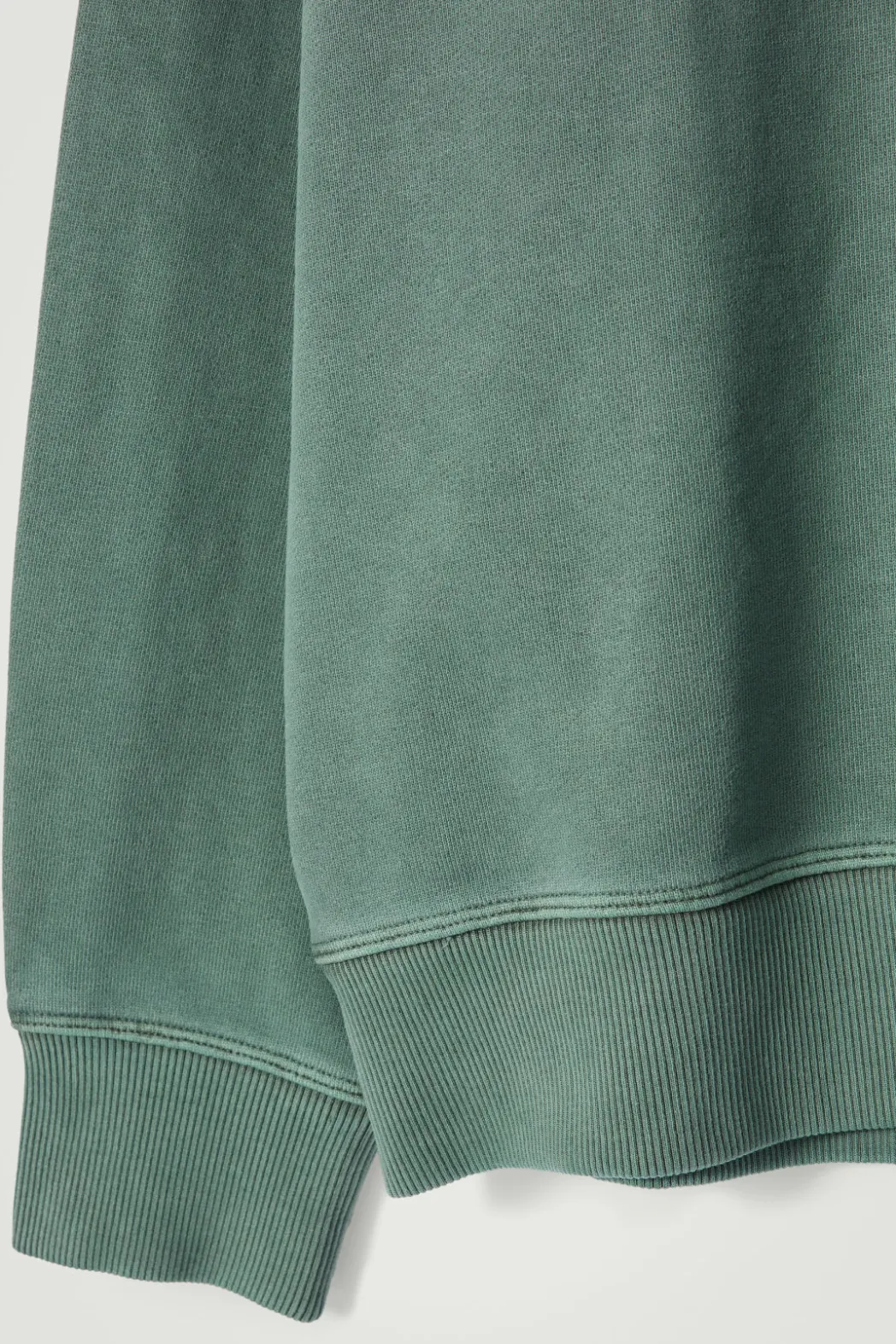 Sale COS FADED MOCK-NECK SWEATSHIRT GREEN