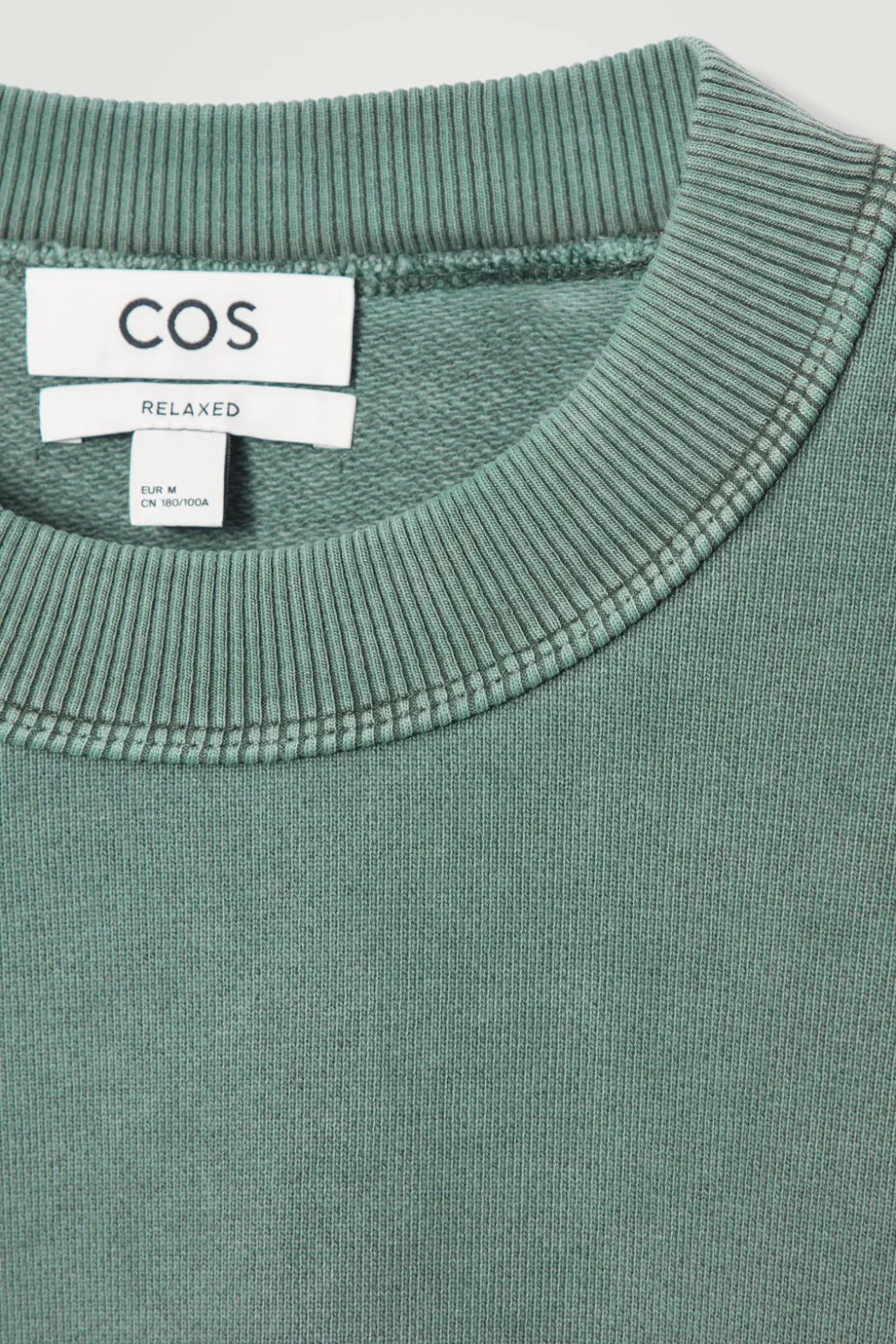 Sale COS FADED MOCK-NECK SWEATSHIRT GREEN