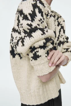 Discount COS FAIR-ISLE WOOL SWEATER IVORY / BLACK