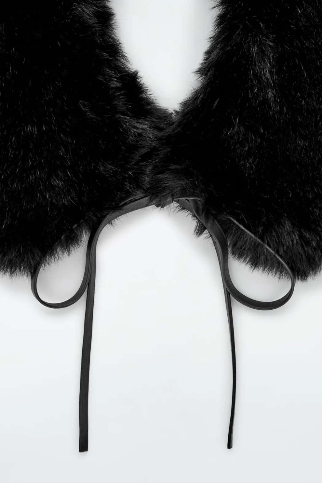 New COS FAUX FUR COLLAR BLACK