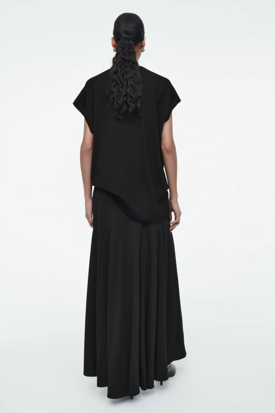 Discount COS FLARED ASYMMETRIC MIDI SKIRT BLACK