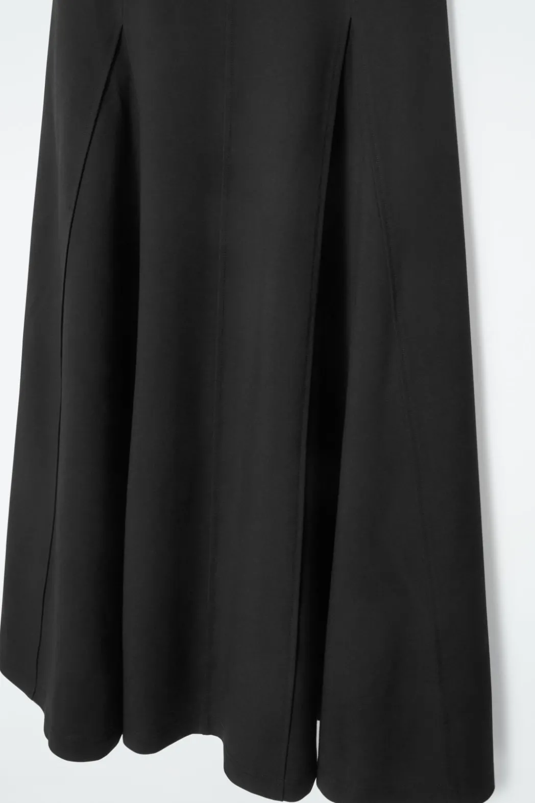 Clearance COS FLARED JERSEY MAXI DRESS BLACK