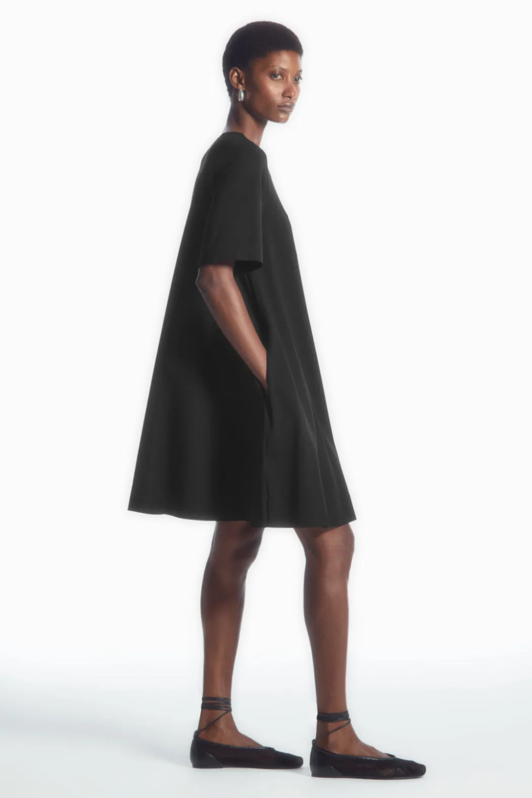 COS FLARED MINI T-SHIRT DRESS BLACK
