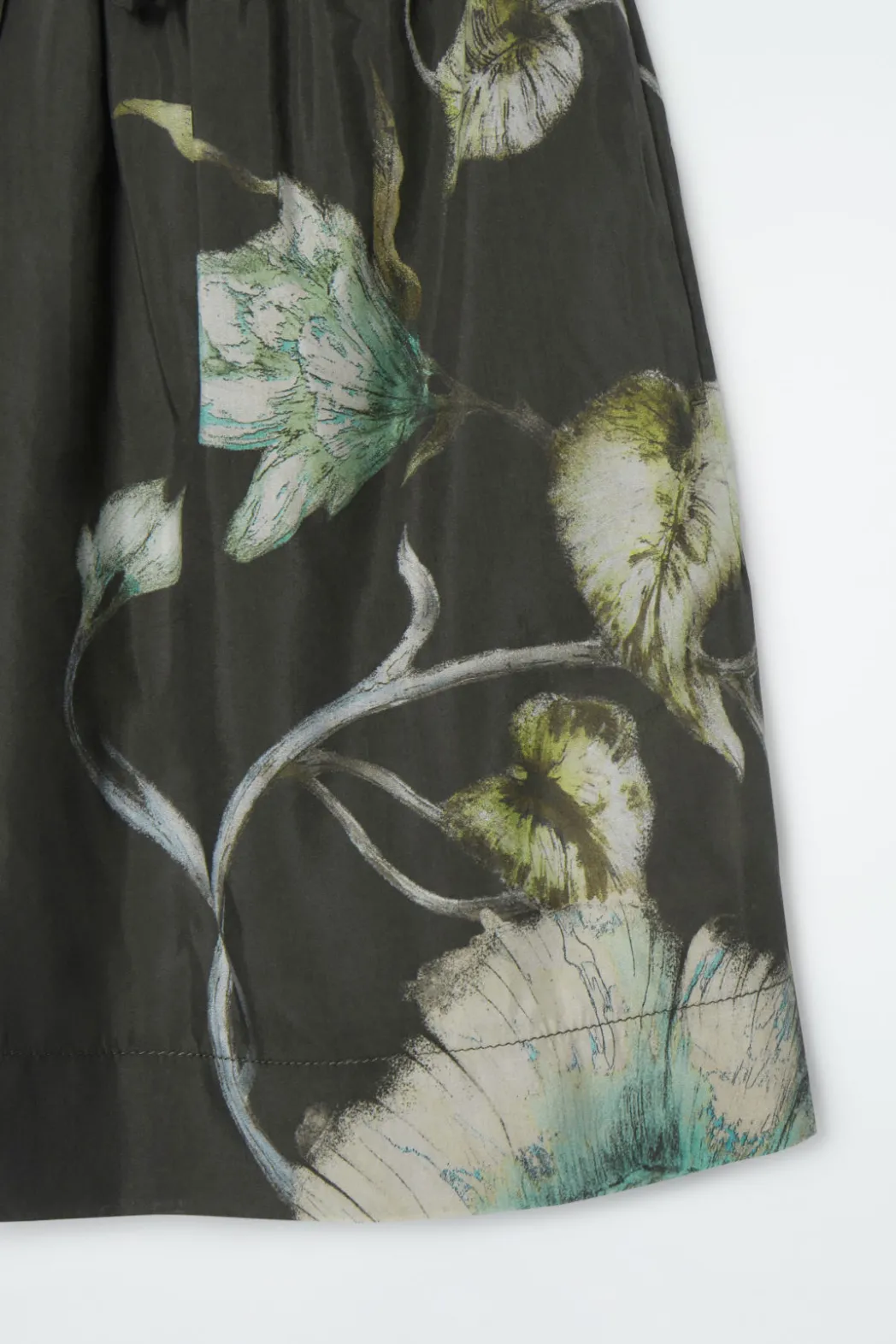 Sale COS FLORAL DRAWSTRING SHORTS CHARCOAL / FLORAL