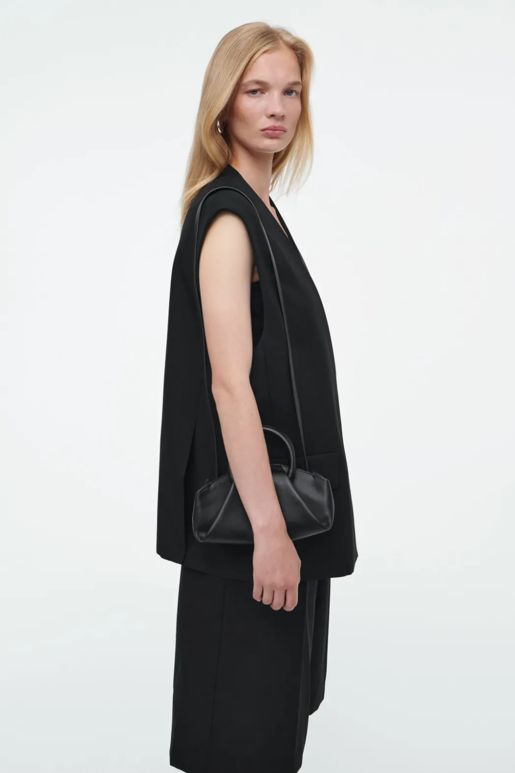COS FOLD MICRO TOTE - LEATHER BLACK