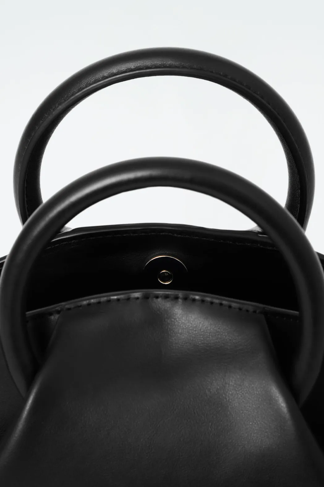 COS FOLD MICRO TOTE - LEATHER BLACK