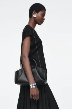 Sale COS FOLD SHOULDER BAG - LEATHER BLACK