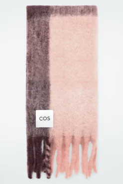 Online COS FRINGED BRUSHED-MOHAIR SCARF PINK / BURGUNDY