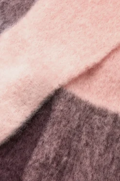 Online COS FRINGED BRUSHED-MOHAIR SCARF PINK / BURGUNDY