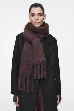 Discount COS FRINGED BRUSHED-MOHAIR SCARF BORDEAUX
