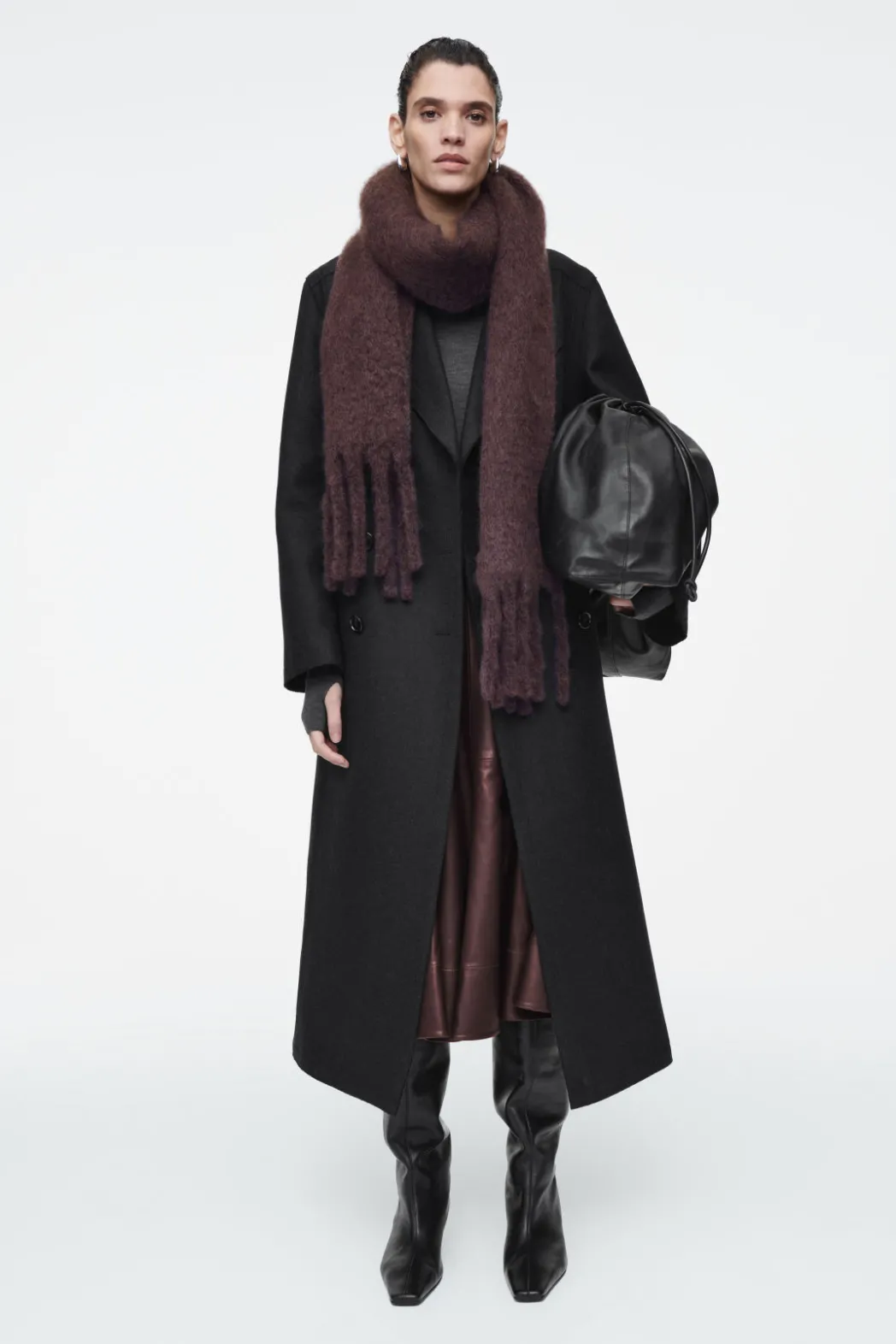 Discount COS FRINGED BRUSHED-MOHAIR SCARF BORDEAUX