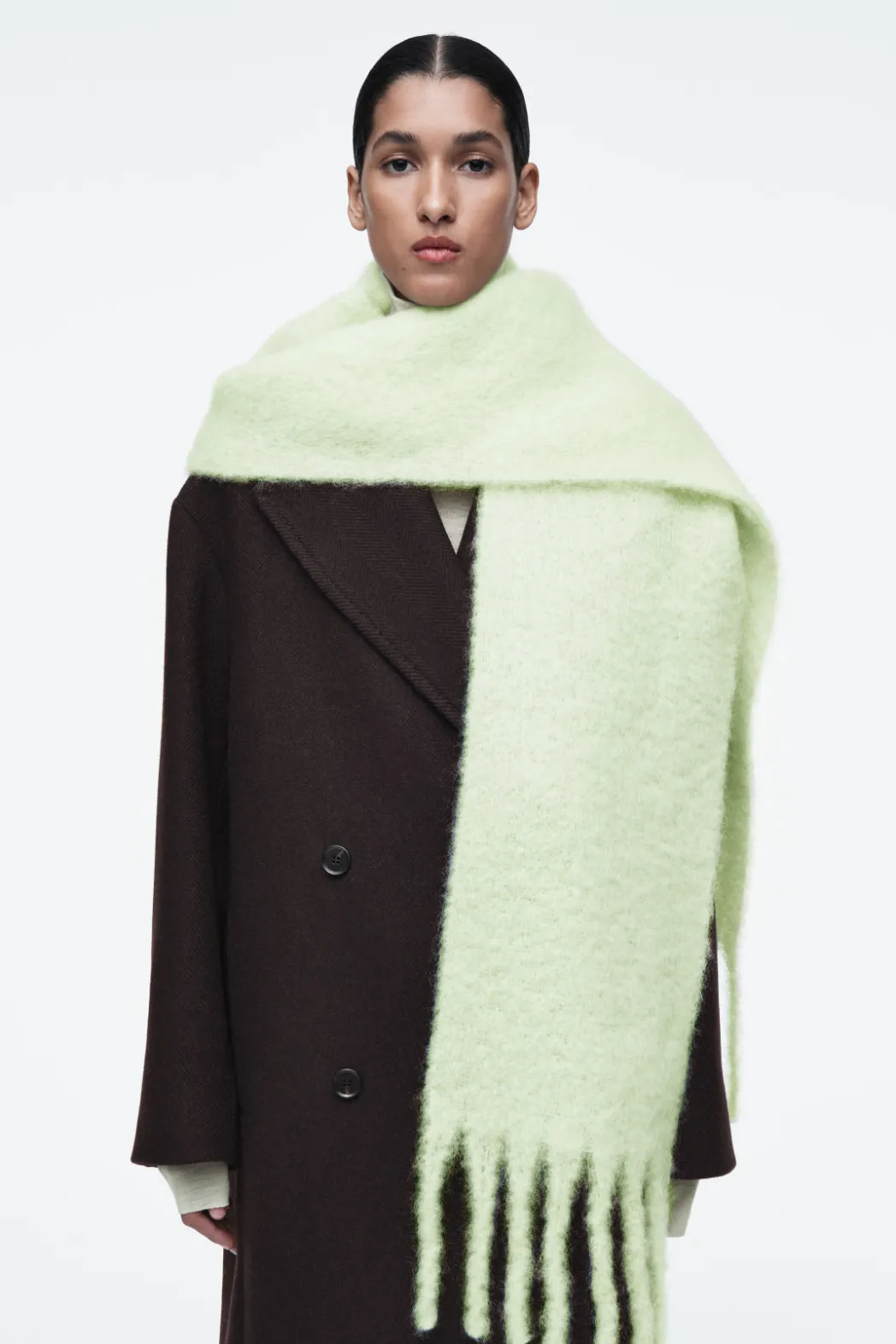 Best COS FRINGED BRUSHED-MOHAIR SCARF PISTACHIO