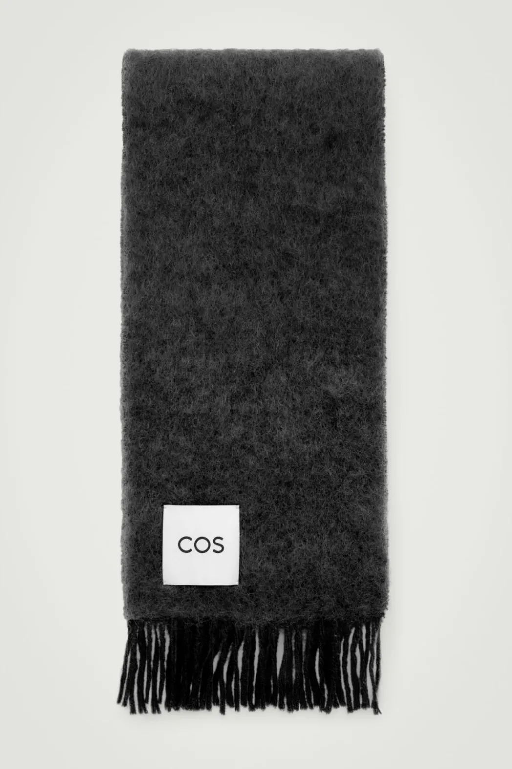 Outlet COS FRINGED MOHAIR SCARF BLACK