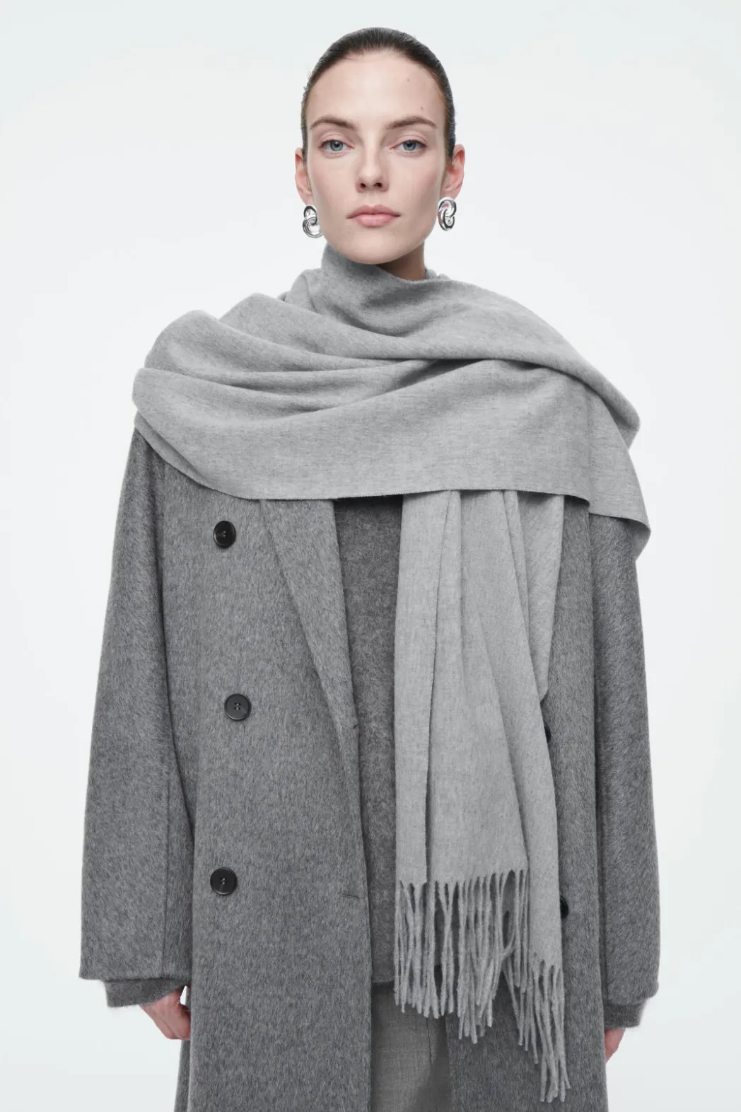 Best COS FRINGED WOOL SCARF GRAY