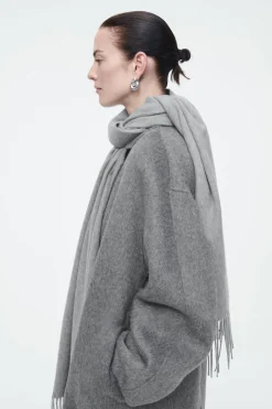 Best COS FRINGED WOOL SCARF GRAY