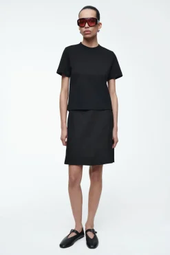 Outlet COS FRONT-PLEAT MINI SKIRT BLACK
