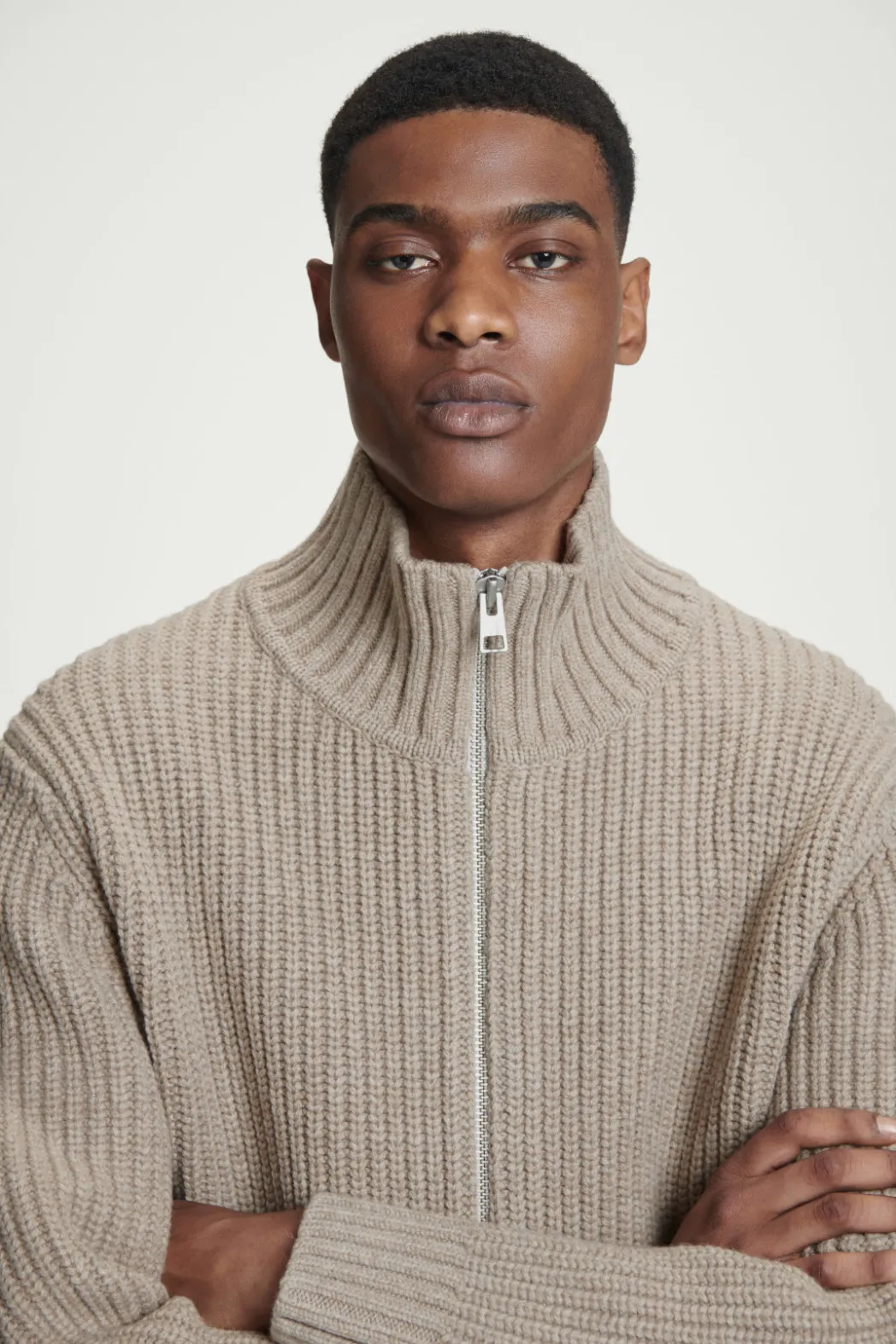 Outlet COS FUNNEL-NECK KNITTED WOOL JACKET BEIGE