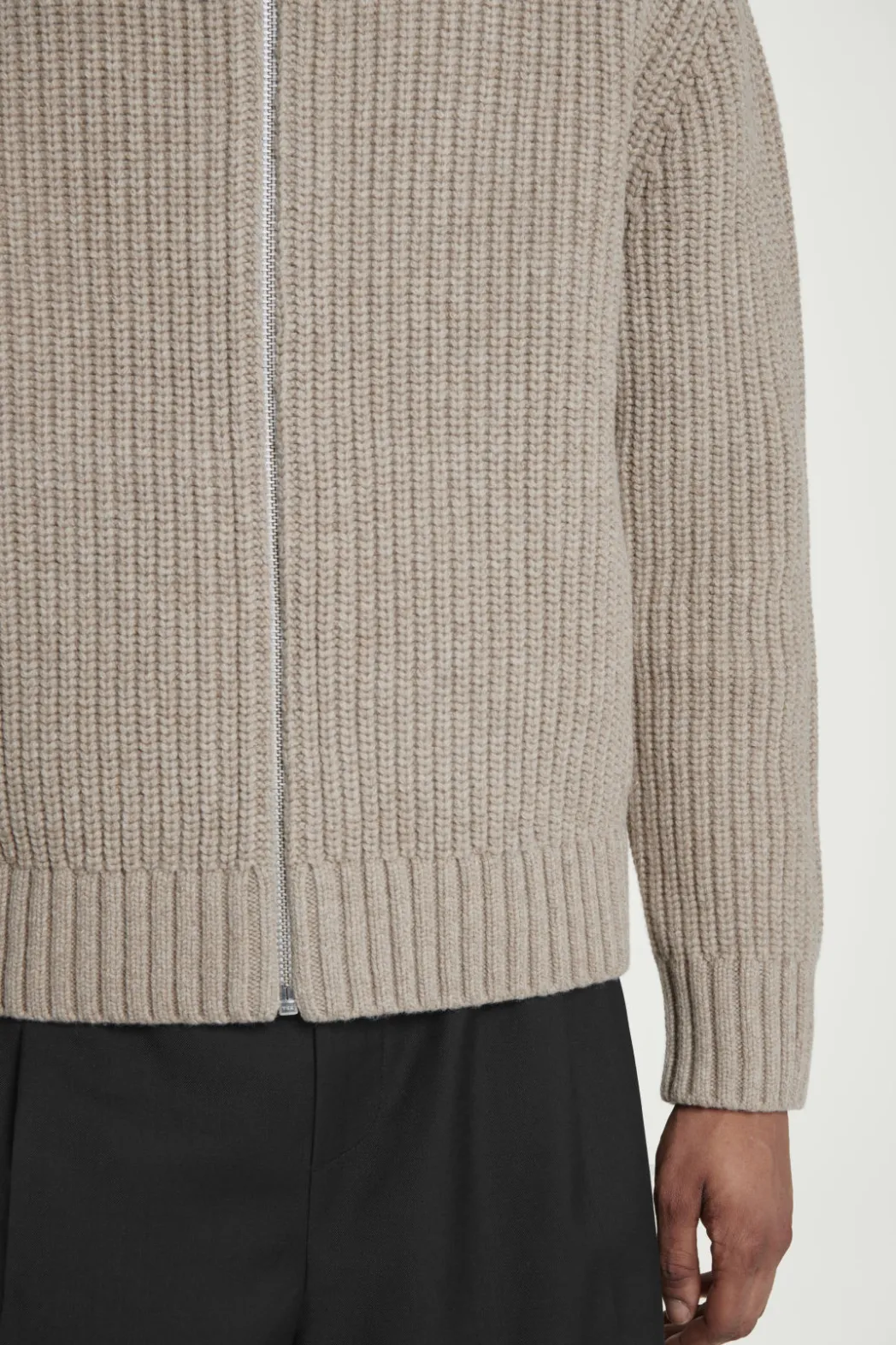 Outlet COS FUNNEL-NECK KNITTED WOOL JACKET BEIGE
