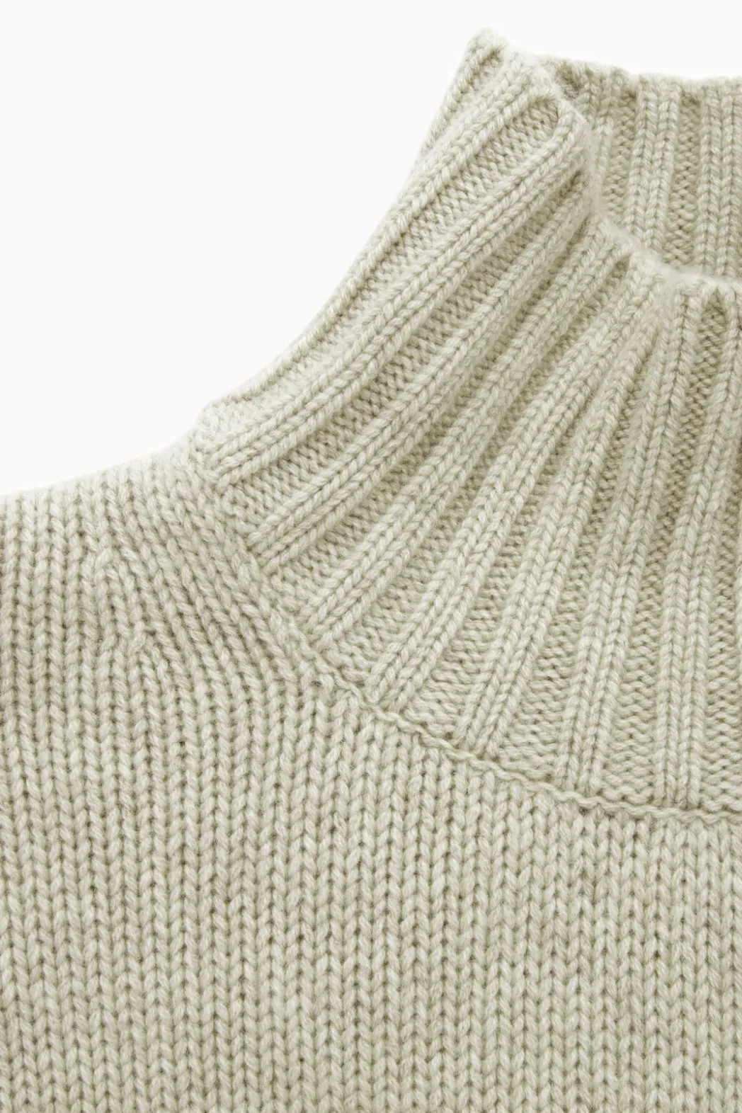 New COS FUNNEL-NECK PURE CASHMERE SWEATER CREAM