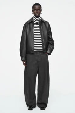 Discount COS FUNNEL-NECK STRIPED LONG-SLEEVED T-SHIRT BLACK / WHITE / STRIPED