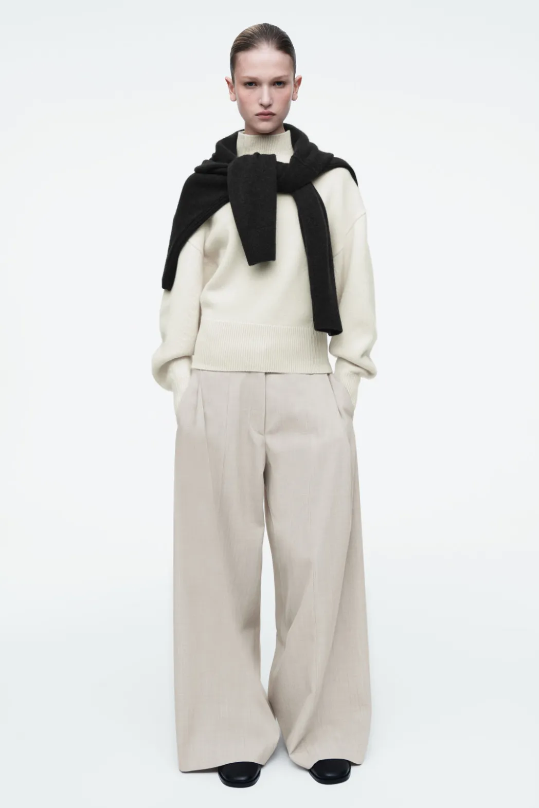 Clearance COS FUNNEL-NECK WAISTED WOOL SWEATER CREAM