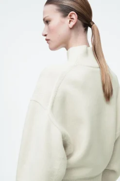 Clearance COS FUNNEL-NECK WAISTED WOOL SWEATER CREAM