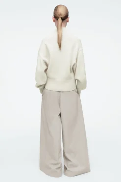 Clearance COS FUNNEL-NECK WAISTED WOOL SWEATER CREAM