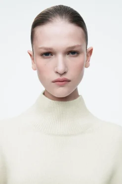 Clearance COS FUNNEL-NECK WAISTED WOOL SWEATER CREAM