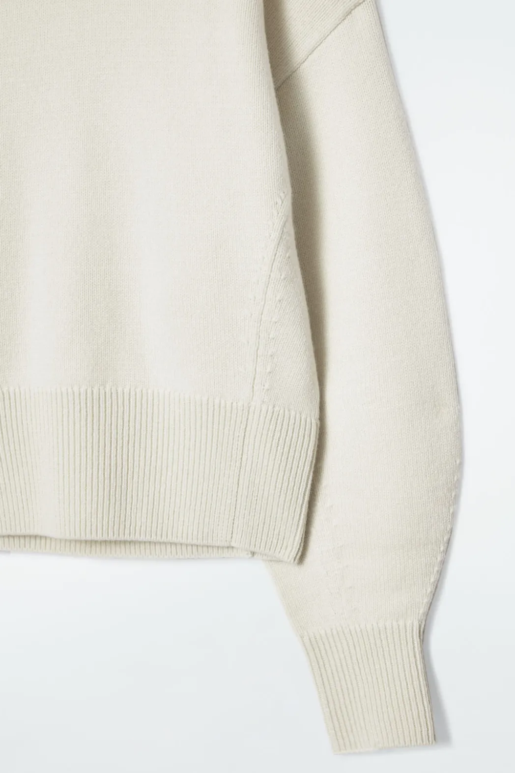 Clearance COS FUNNEL-NECK WAISTED WOOL SWEATER CREAM