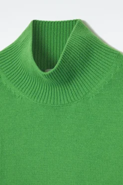COS FUNNEL-NECK WAISTED WOOL SWEATER GREEN