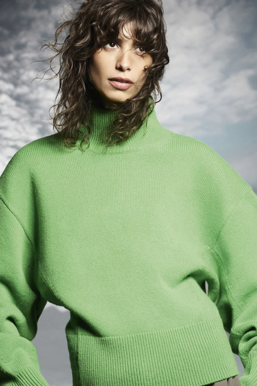 COS FUNNEL-NECK WAISTED WOOL SWEATER GREEN