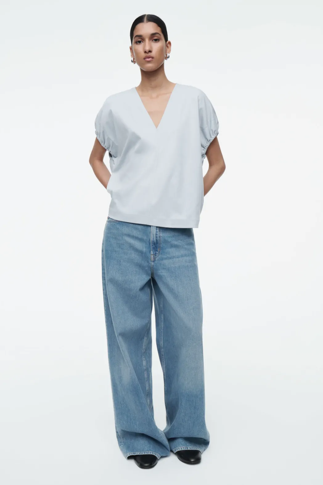 Sale COS GATHERED COTTON BLOUSE LIGHT BLUE