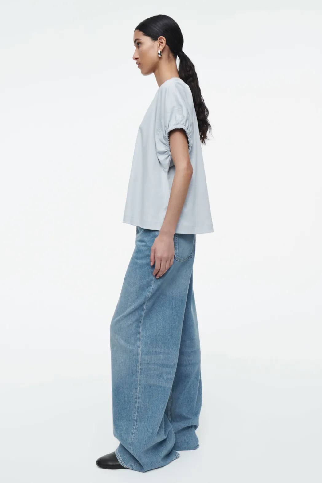 Sale COS GATHERED COTTON BLOUSE LIGHT BLUE